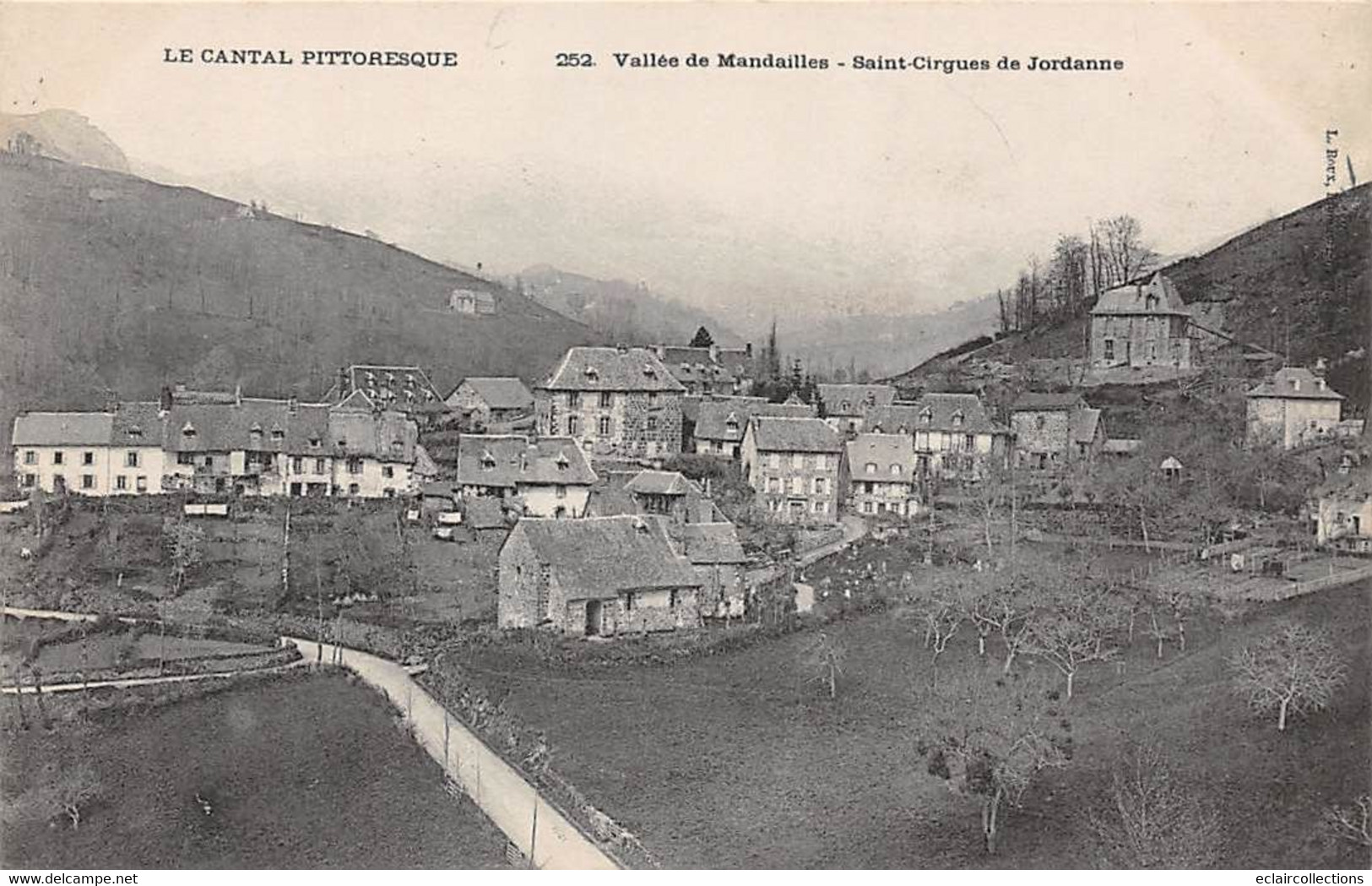 Saint Cirgues De Jordanne      15      Vue Sur Les Puys    (voir Scan) - Andere & Zonder Classificatie