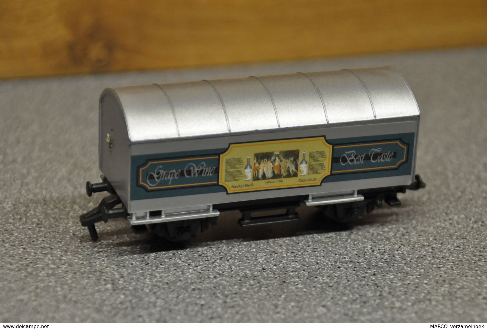 NEW RAY Train-trein-wagon B/O Train Made In China 1996 (grape Wine Best Caste) - Other & Unclassified