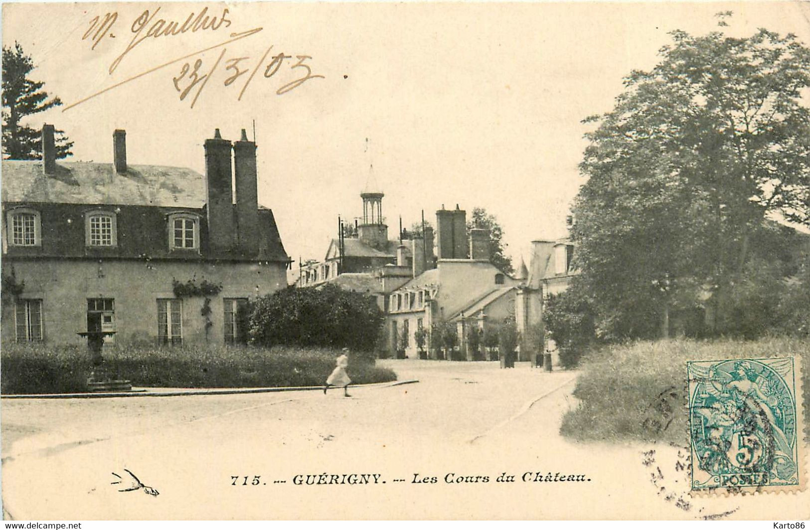 Guérigny * Rue Et Les Cours Du Château - Guerigny