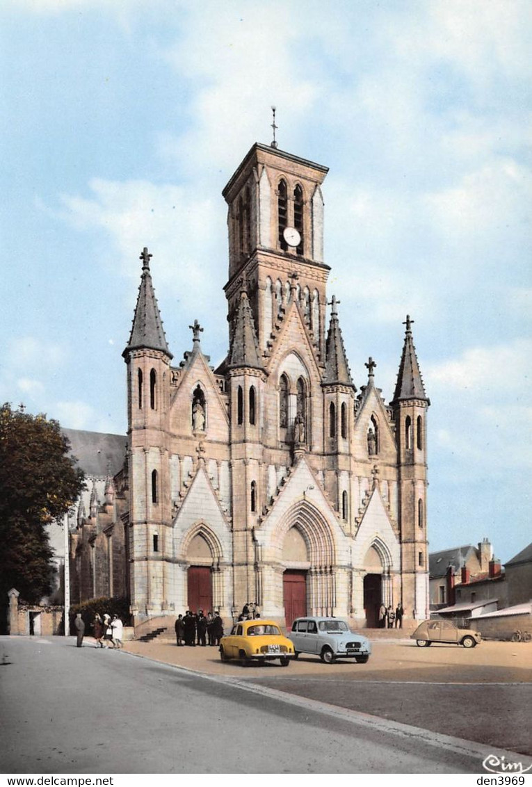 CERIZAY - L'Eglise - Automobile - Renault 4L, 2cv Citroën - Cerizay