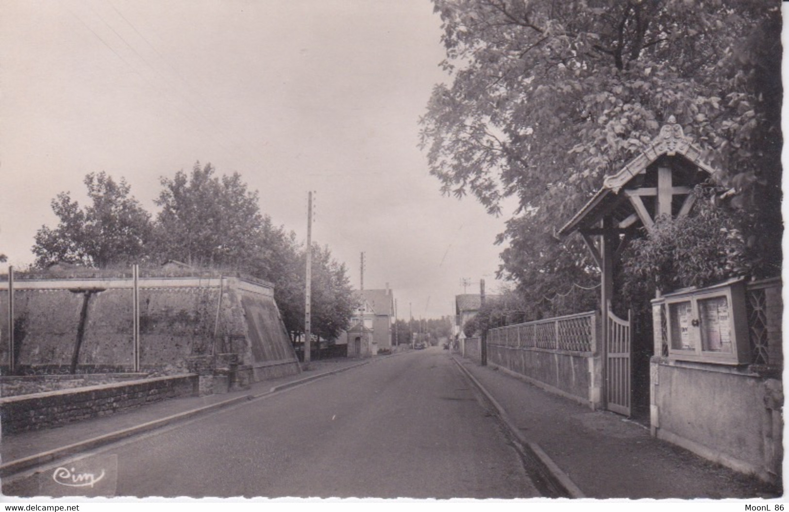 79 - CHAMPDENIERS - ROUTE DE BRESSUIRE - Champdeniers Saint Denis