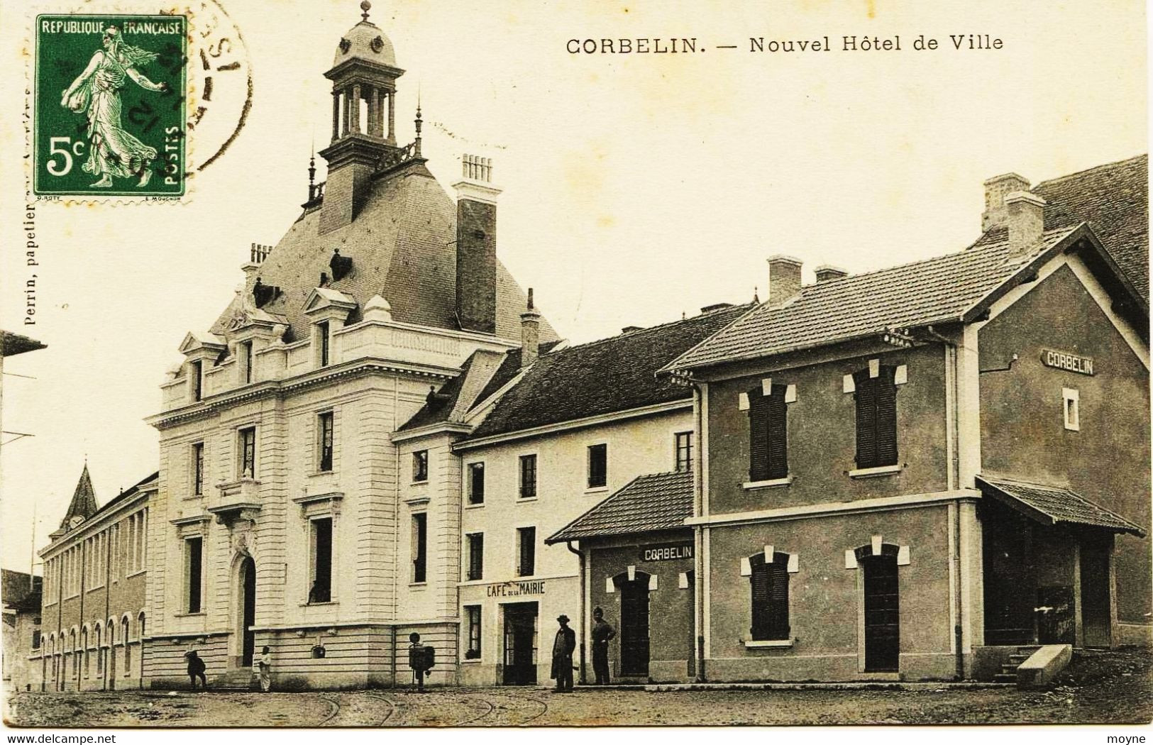 6213  - CORBELIN  : Nouvel Hotel De Ville , Café De La Mairie  Et  La Gare   -  Circulée 1912 - Corbelin