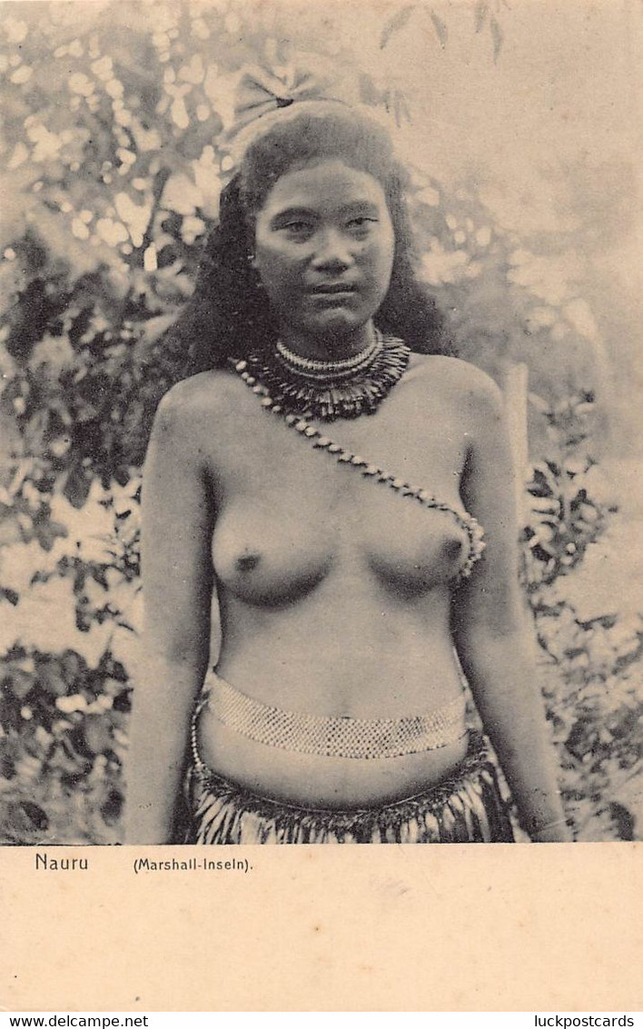 LPD78 Nauru Marshall Islands Postcard Nude Bare Breasts - Nauru