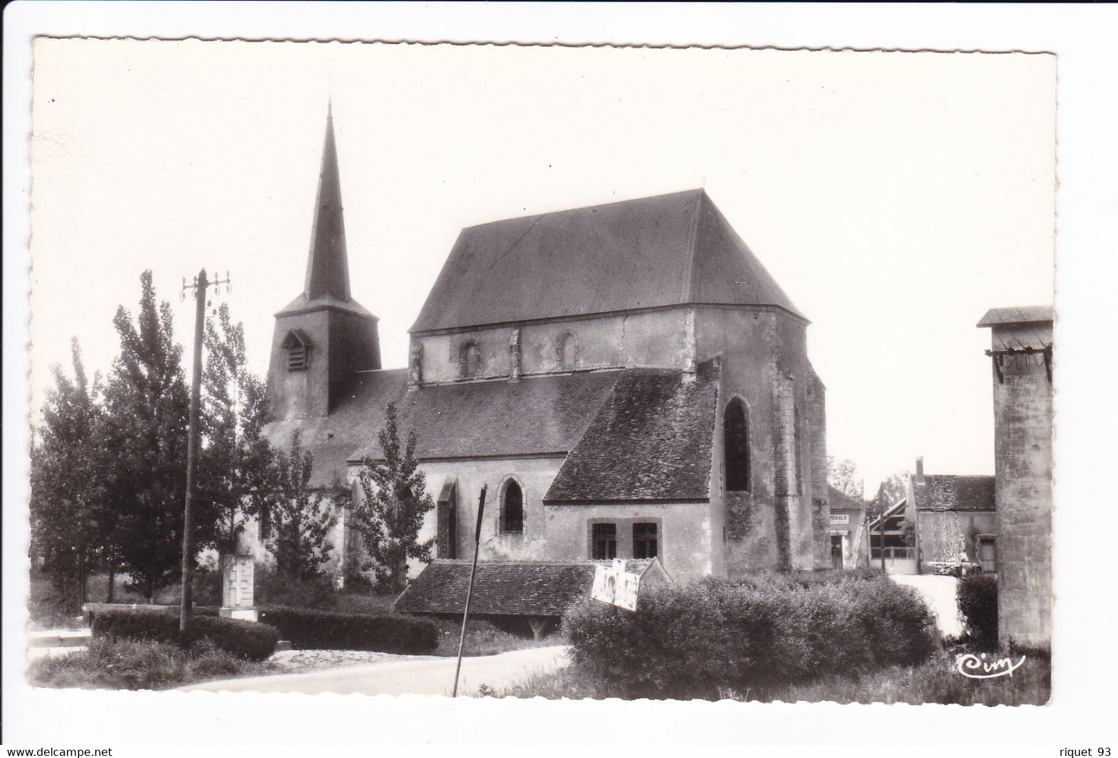 CHAMBON-la-FORET - Monument Des Fusillés (église) - Sonstige & Ohne Zuordnung