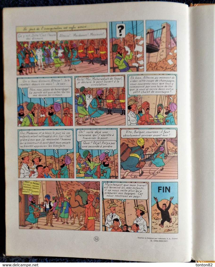 Hergé - " La Vallée des Cobras " - Les Aventures de Jo, Zette et Jocko - Casterman - ( 1966 ) .