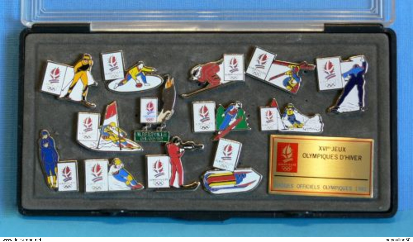 13 PIN'S + PLAQUE //  **  XVI ème JEUX OLYMPIQUES D'HIVER ALBERTVILLE 92 ** . (© COJO 90  91) + Coffret - Olympische Spiele