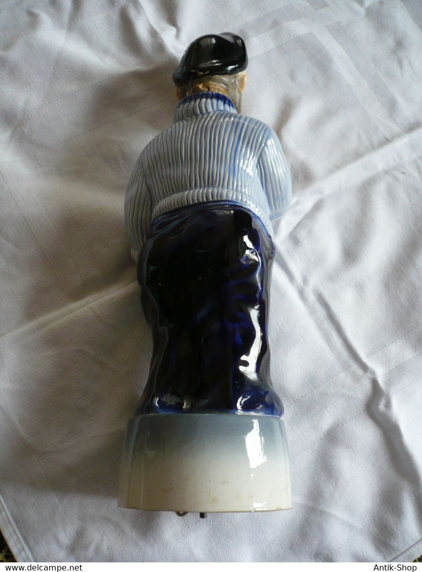 Scherzflasche aus Keramik - Seemann mit Spieluhr im Sockel (863) Preis reduziert