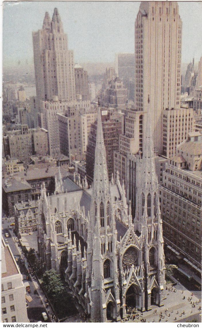 ETATS UNIS. NEW YORK CITY.  ST PATRICK'S CATHEDRAL. ANNEE 1955 + TEXTE + TIMBRE - Churches