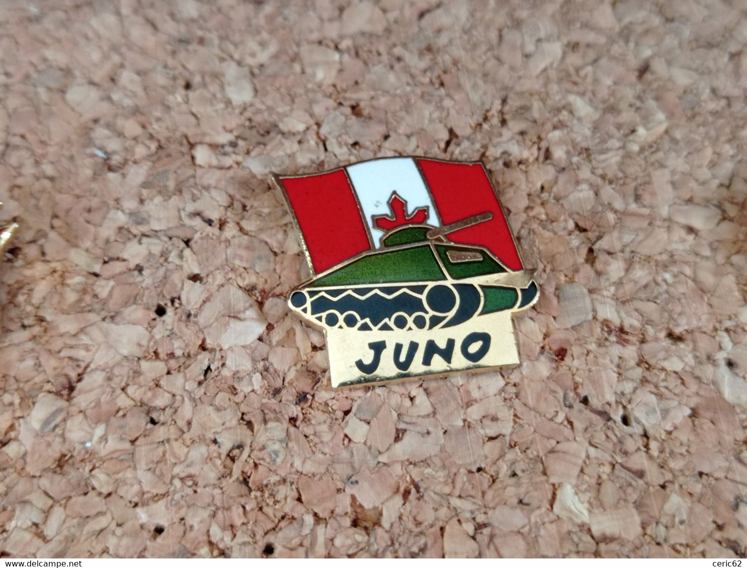 PINS ARMEE MILITAIRE DEBARQUEMENT NORMANDIE JUNO - Militaria