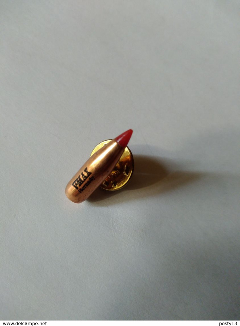 ARMES - Pin's Balle Hornady V.MAX 22 Cal. - Bullet 22 Cal. - TBE - Altri & Non Classificati