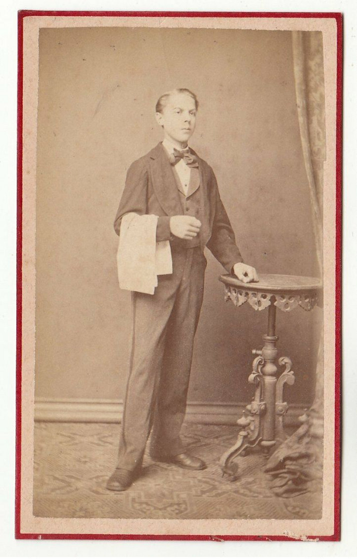 CDV Photo Foto Um 1875 - Dr. L. Psenner, Wien - Berufe, Hübscher Junger Mann, Kellner - Old (before 1900)