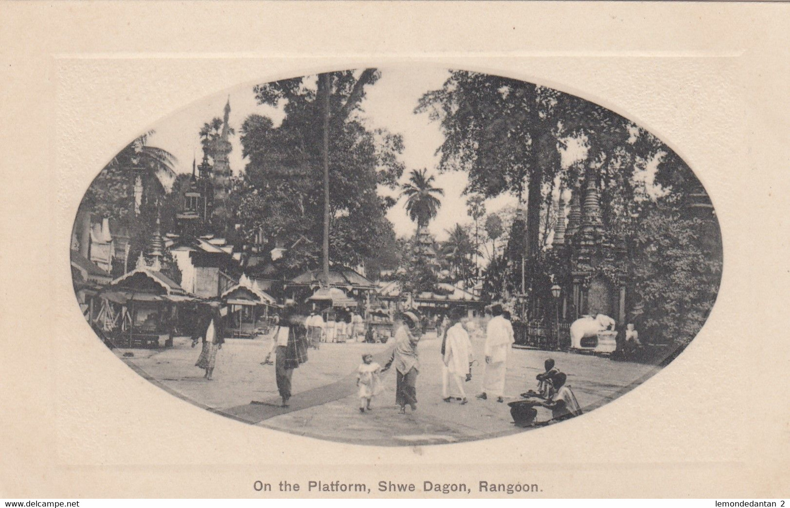 On The Platform - Shwe Dagon - Rangoon - Myanmar (Burma)