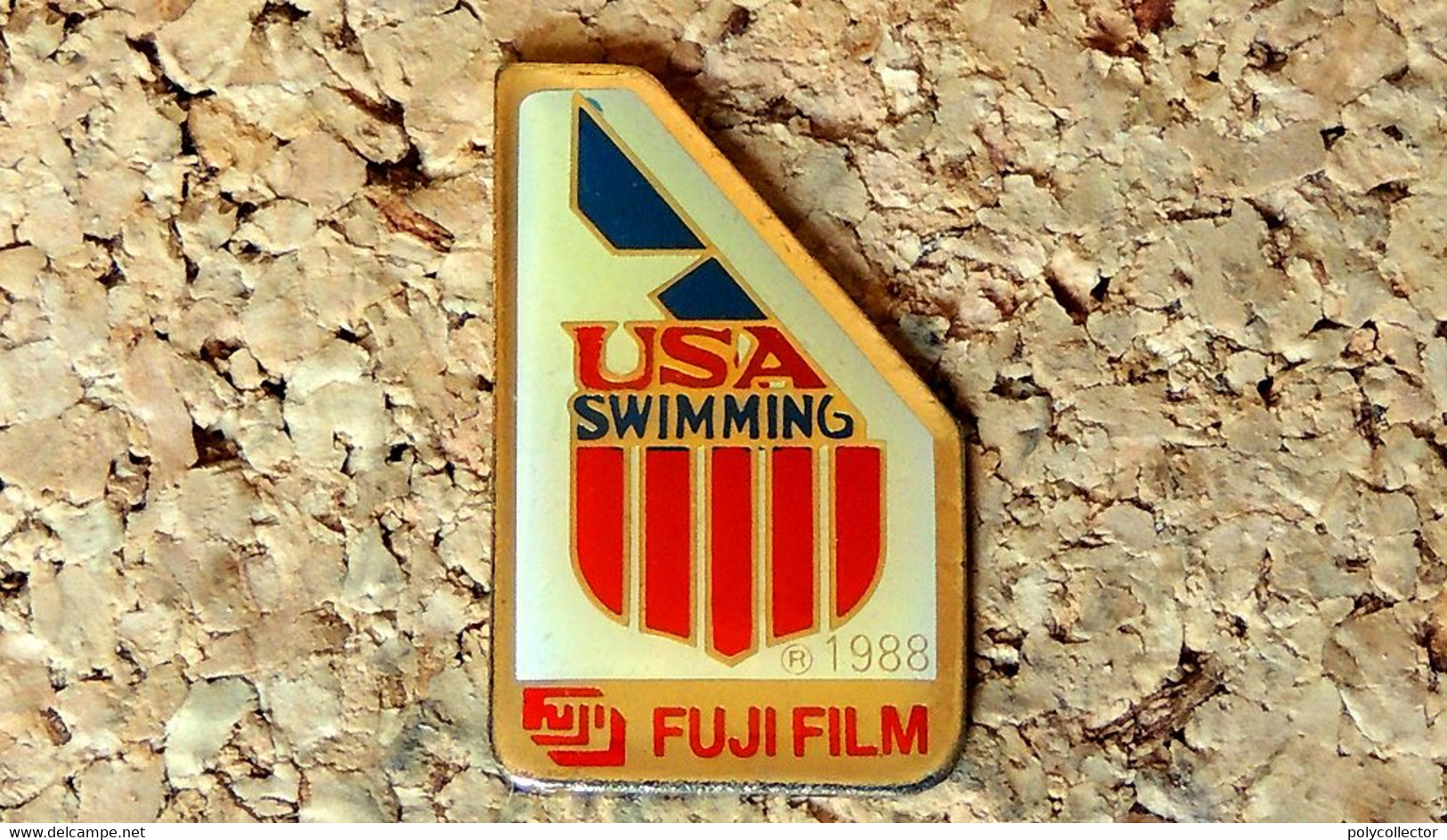 Pin's NATATION - Equipe USA SWIMMING 1988 Publicité FUJI - Verni époxy - Fabricant Inconnu - Natation