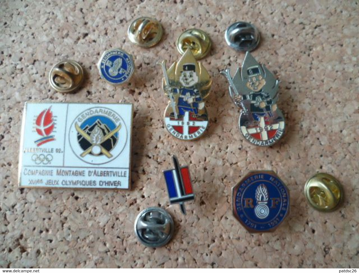 LOT 6 PIN'S   GENDARMERIE - Militares