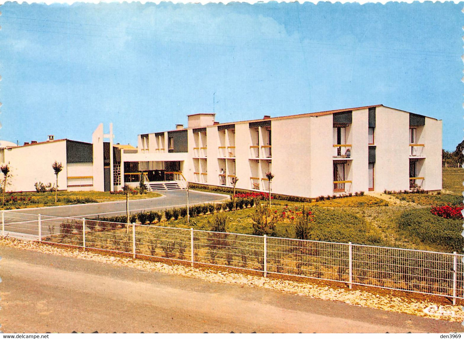 THENEZAY - La Maison De Retraite - Architectes Mme Bellanger, Mr Perdriau, Parthenay - Tirage D'éditeur - Thenezay