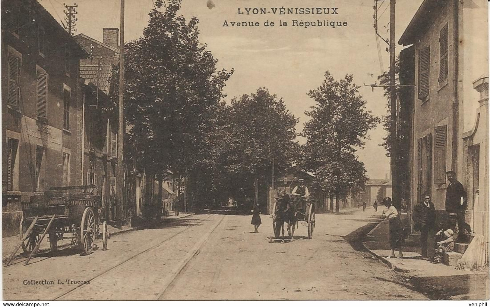 VENISSIEUX - RHONE -  AVENUE DE LA REPUBLIQUE -CARTE SEPIA 1929 - Vénissieux