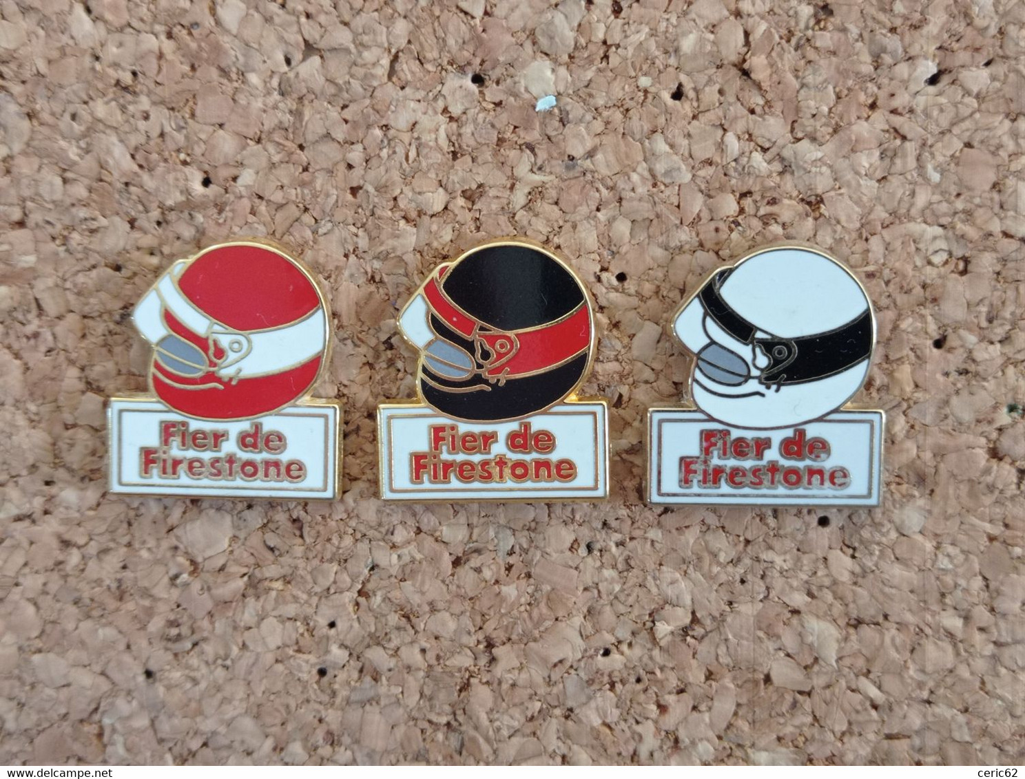 LOT DE 3 PINS PNEU FIRESTONE CASQUE LISERE BLANC SIGNE SUCCES - Autres & Non Classés