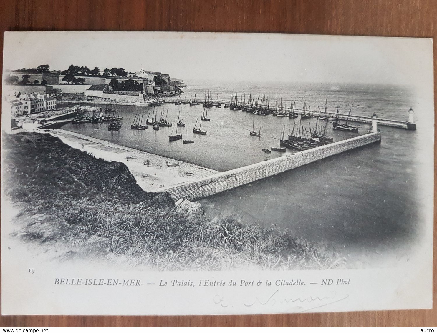 Belle Ile En Mer.le Palais,l'entrée Du Port Et La Citadelle.précurseur Dos Non Divisé.édition ND 19 - Palais