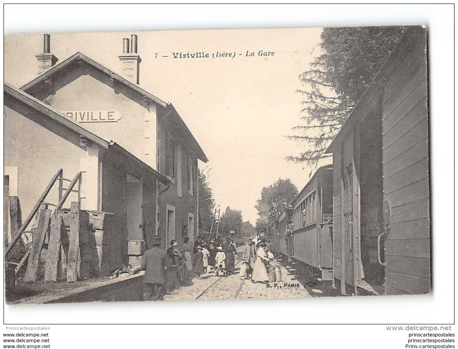 CPA 38 Viriville La Gare Et Le Train Tramway Ligne De Lyon Saint Marcellin - Viriville