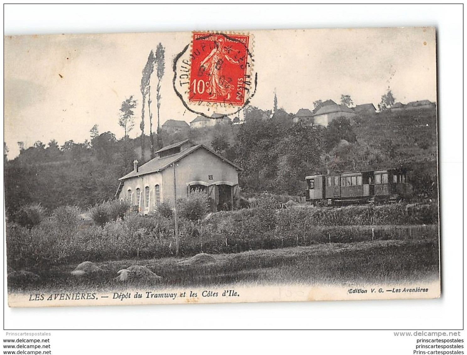 CPA 38 Les Avenieres Le Depot Et Le Train Tramway Ligne De La Tour Du Pin Les Avenières - Les Avenières