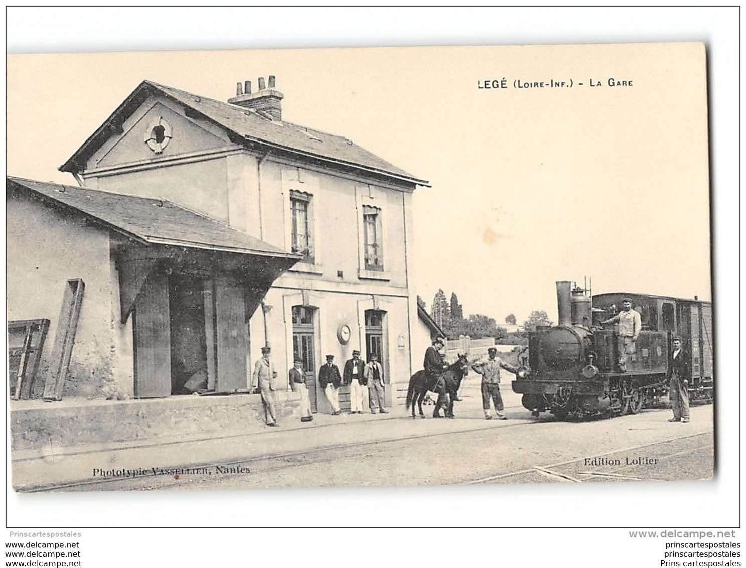 CPA 44 Legé La Gare Et Le Train Tramway Ligne De Nantes Legé - Legé