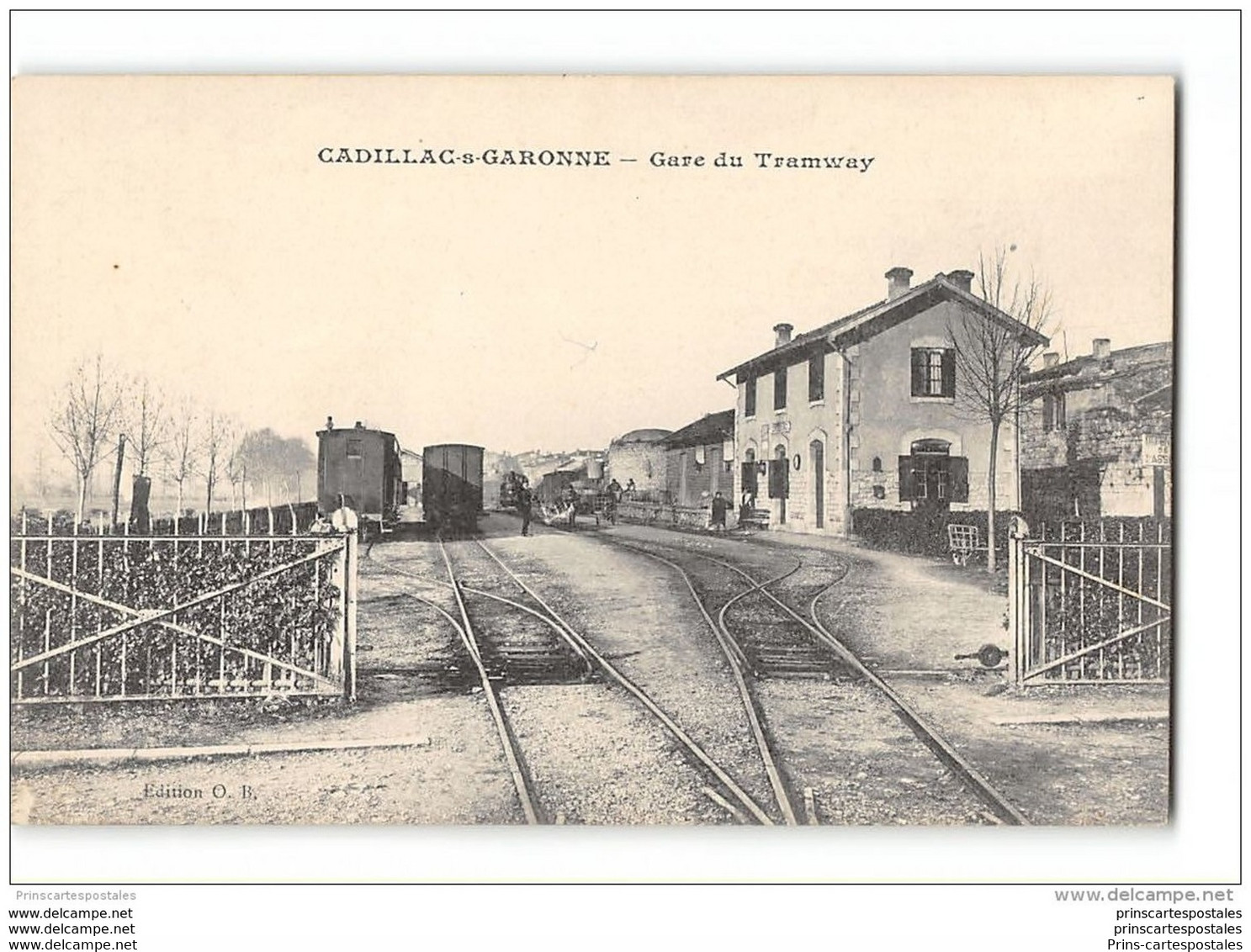 CPA 33 Cadillac Sur Garonne La Gare Et Le Train Tramway Ligne De Bordeaux Cadillac - Cadillac