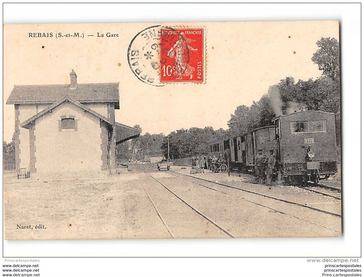 CPA 77 Rebais La Gare Et Le Train Tramway Ligne De Bray Sur Seine Sablonnieres - Rebais