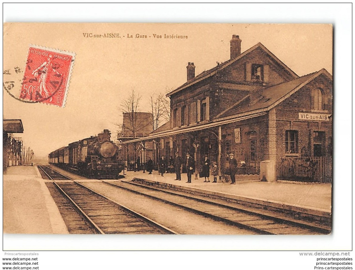 CPA 02 Vic Sur Aisne La Gare Et Le Train - Vic Sur Aisne
