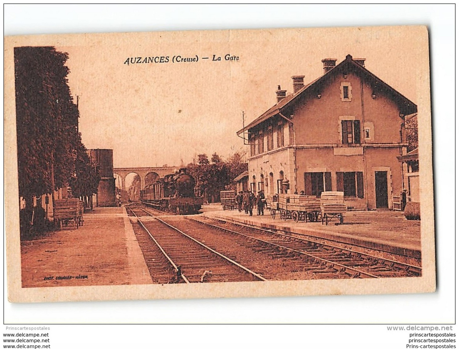 CPA 23 Auzances La Gare Et Le Train - Auzances