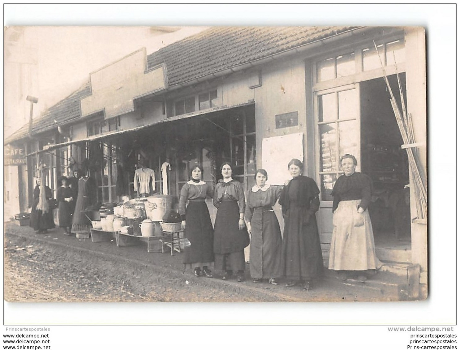 CPA Carte Photo à Situer Devanture De Commerce Divers - Autres & Non Classés