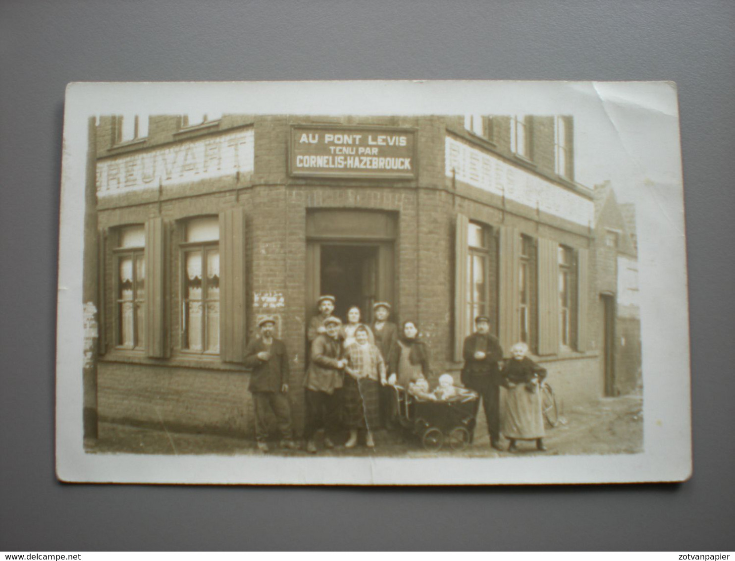 ARMENTIERES? - CAFE AU PONT LEVIS TENU PAR CORNELIS-HAZEBROUCK - BIERES BREUVART - CARTE PHOTO - Sonstige & Ohne Zuordnung