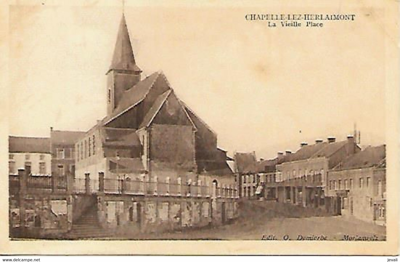 CPA / PK / AK   -  CHAPELLE-LEZ-HERLAIMONT  La Vieille Place - Chapelle-lez-Herlaimont