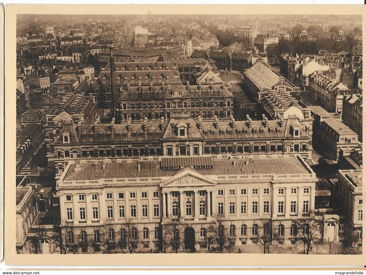 CPA PK   ECOLE MILITAIRE  ENSEMBLE DES BATIMENTS  PHOTO PAR AVION  BRUXELLES - Autres & Non Classés