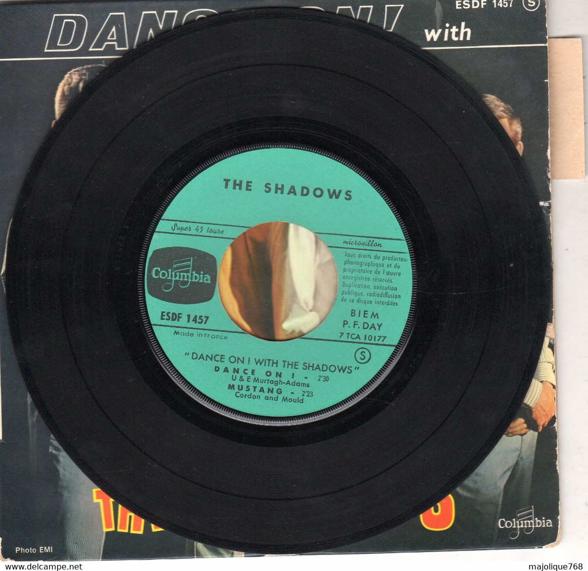 Disque The Shadows - Dance On With The Shadows - Columbia ESRF 1457 France 1963 - Strumentali