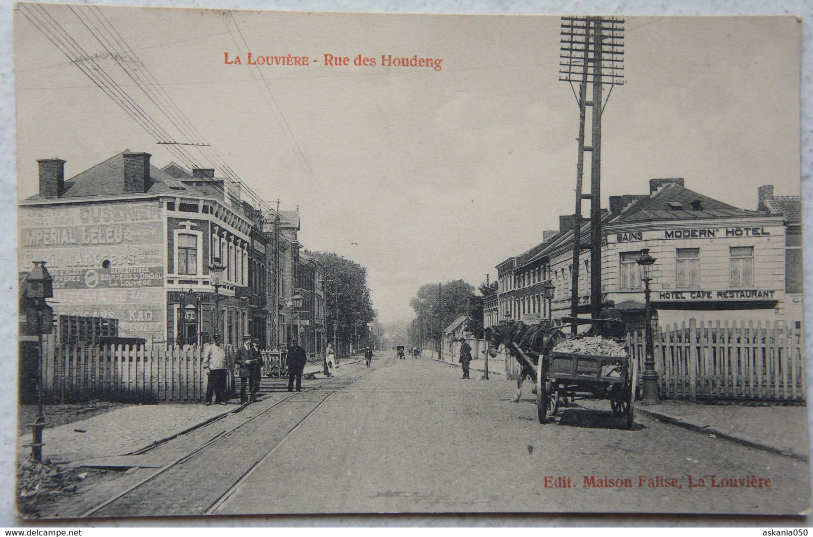 CPA LA LOUVIERE Rue Des Houdeng Attelage Hotel Café Restaurant Voie Du Tram - La Louvière