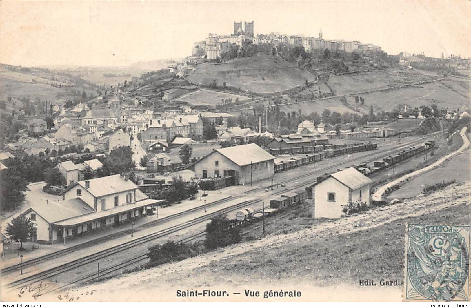 Saint Flour      15        Vue Générale  Et Gare            (Voir Scan) - Saint Flour