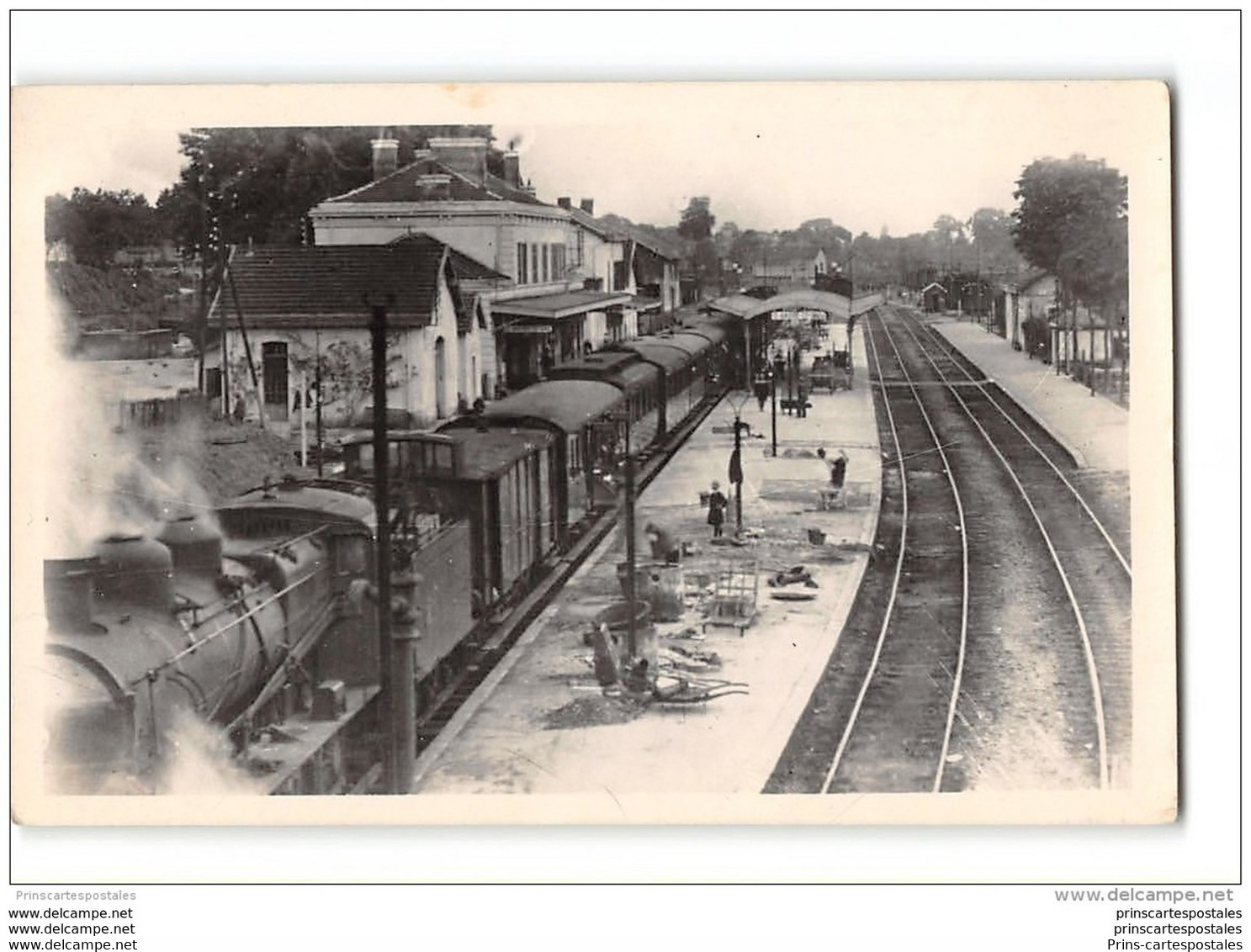 CPA 38 St Saint André Le Gaz La Gare Et Le Train - Saint-André-le-Gaz