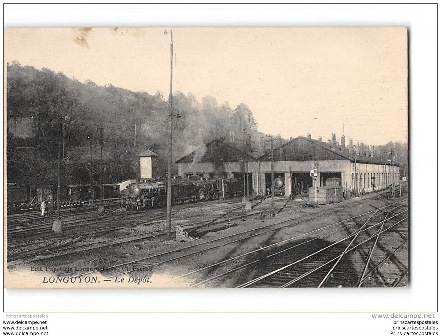 CPA 54 Longuyon Le Depot Et Le Train - Longuyon