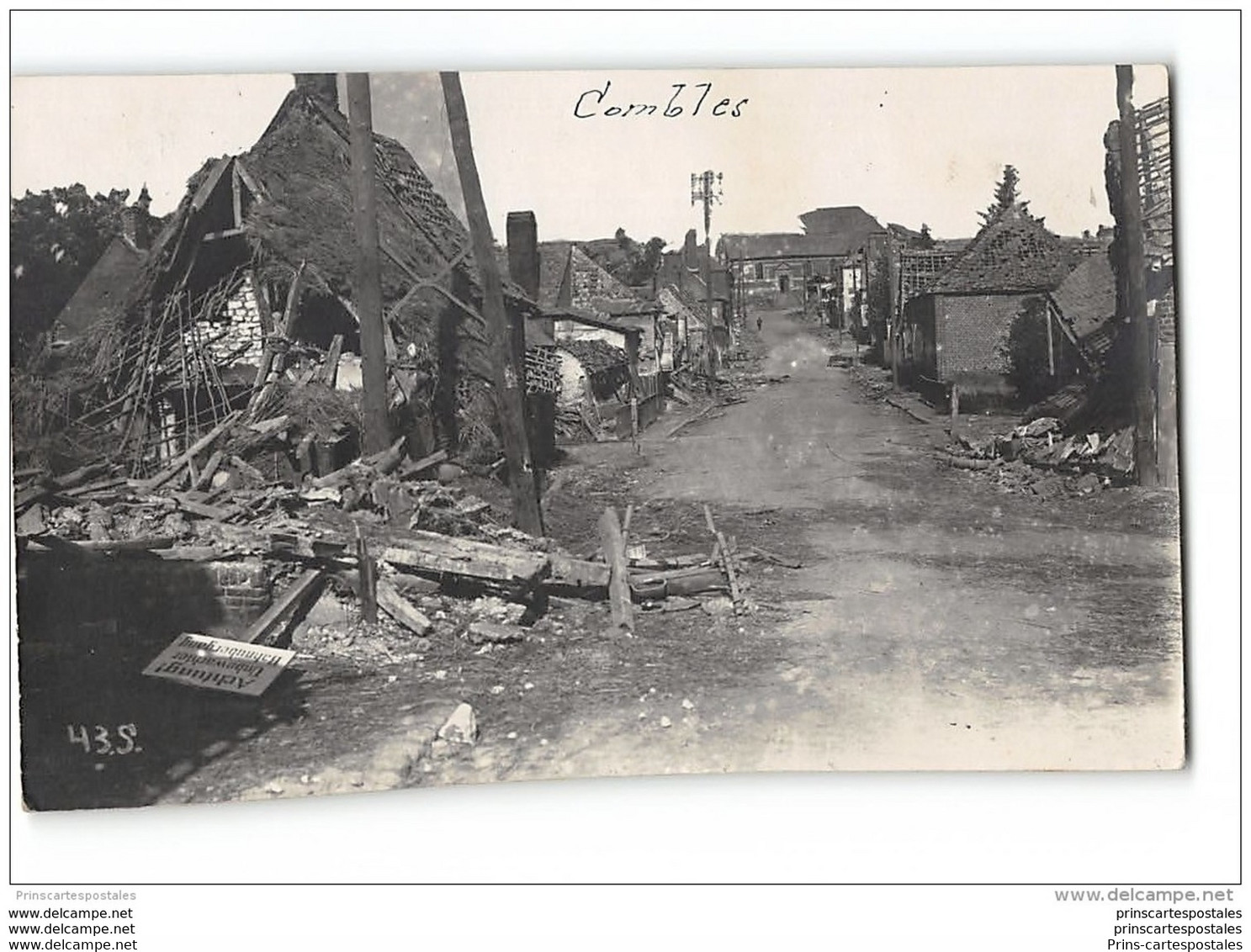 Photo Format Cpa Combles Demolition De Guerre Une Rue - Combles