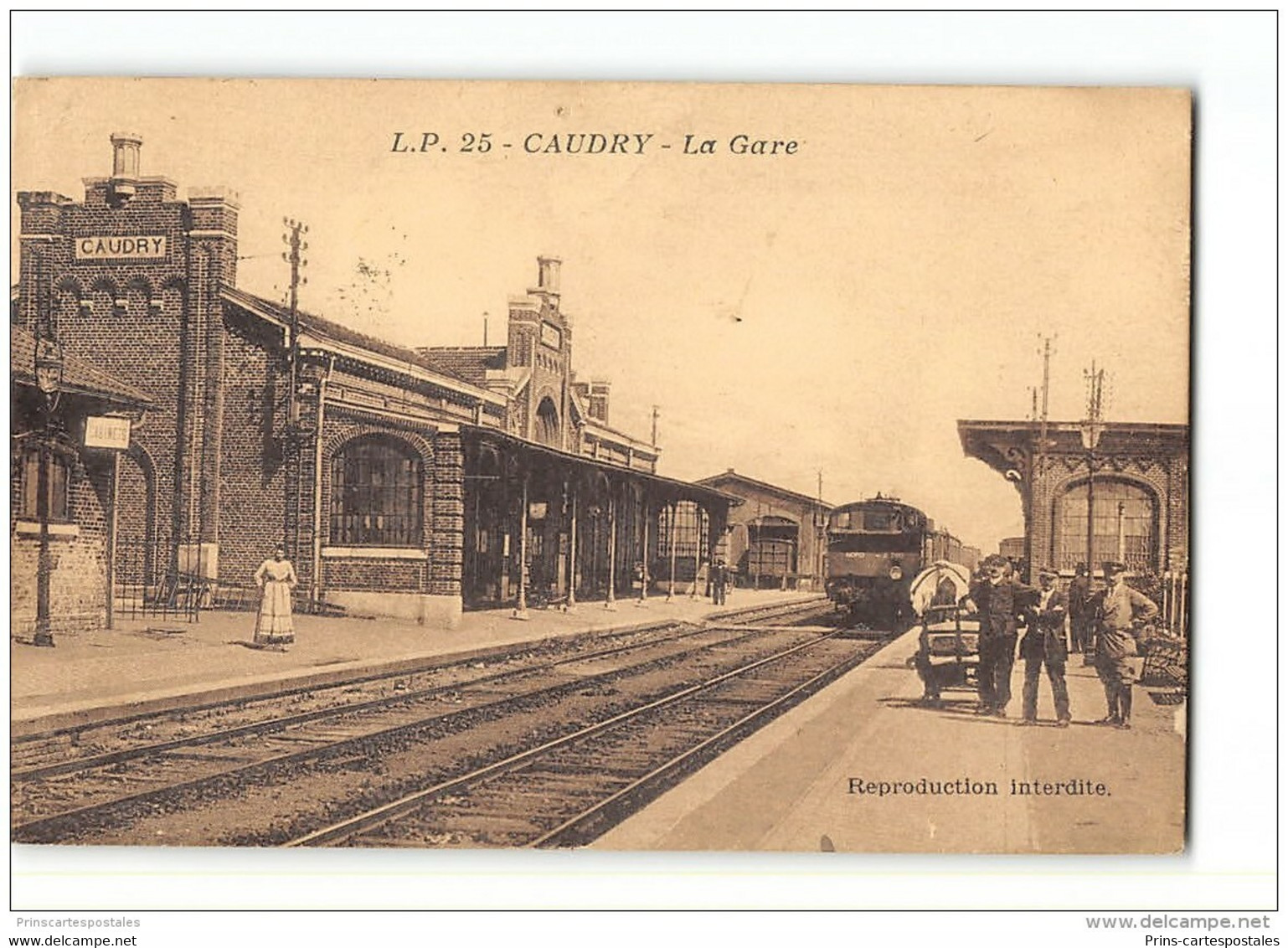 CPA 59 Caudry La Gare Et Le Train - Caudry