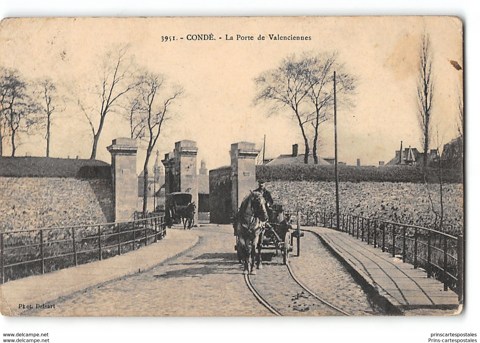 CPA 59 Condé La Porte De Valenciennes Un Attelage - Conde Sur Escaut