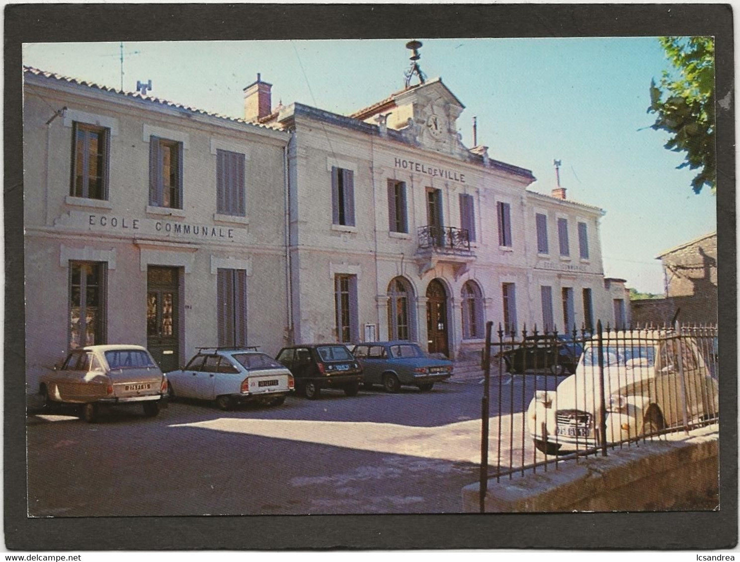 CPM Alleins  La Mairie Et Le Cours Victor Hugo - Alleins