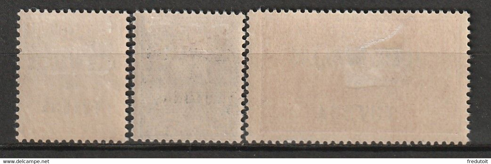 WALLIS Et FUTUNA - N°40/42 * (1927-28) - Unused Stamps