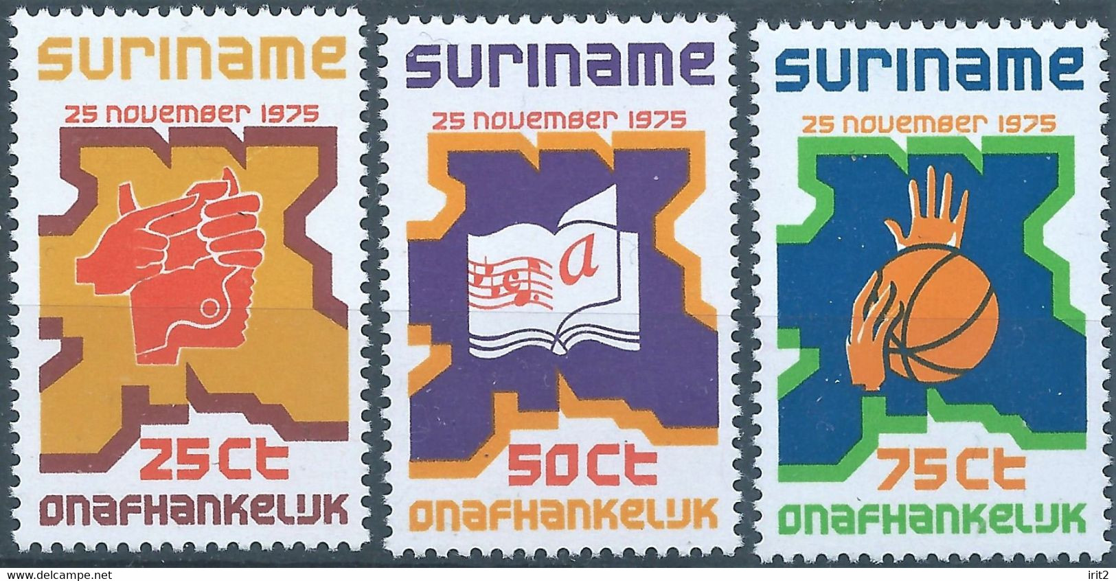 Suriname,1975 Independence - "Nation In Development",MNH - Surinam