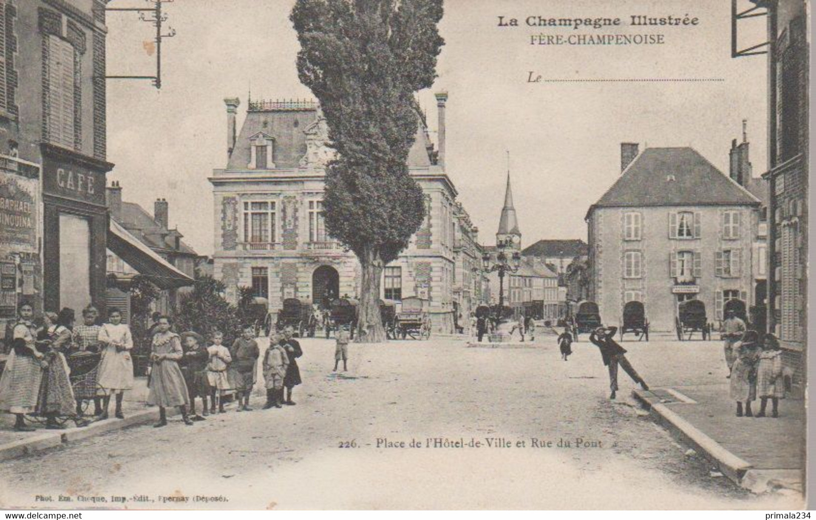 FERE - CHAMPENOISE - PLACE DE L HOTEL DE VILLE - Fère-Champenoise