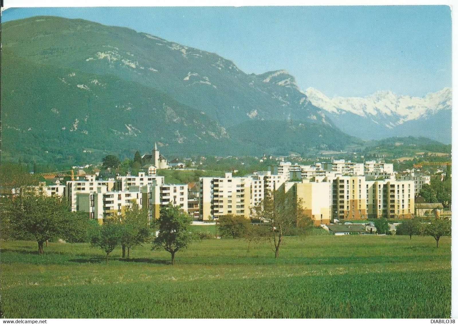 LA RAVOIRE         ( SAVOIE )   VUE GENARALE . EN FOND, LA SAVOYARDE ET LA CHAINE DE BELLEDONNE - La Ravoire