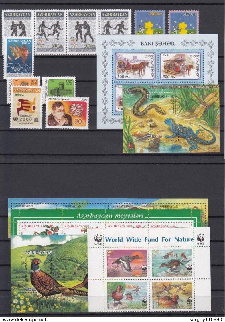 2000. Azerbaïjan. Full Years. MNH ** - Azerbaïjan