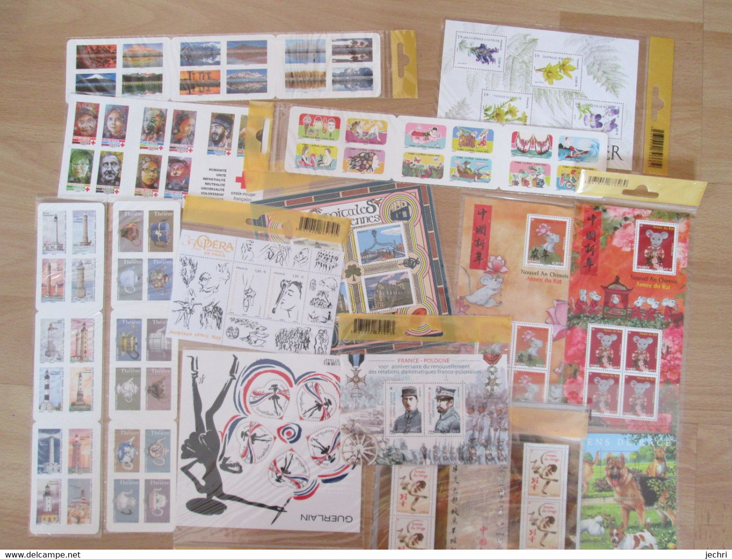 Lot De Carnets Et De Blocs Feuillet Recent Sous Faciale . Sous Blister De La Poste .faciale 90 Euros - Unused Stamps