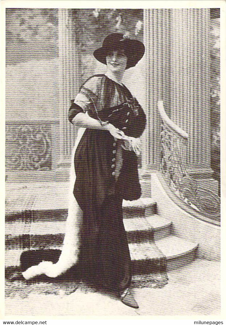 Jolie Dame En Robe De Soirée Des Mannequins De Pierre Imans 1911 Extrait Du Livre Mannequins CPM - Mode