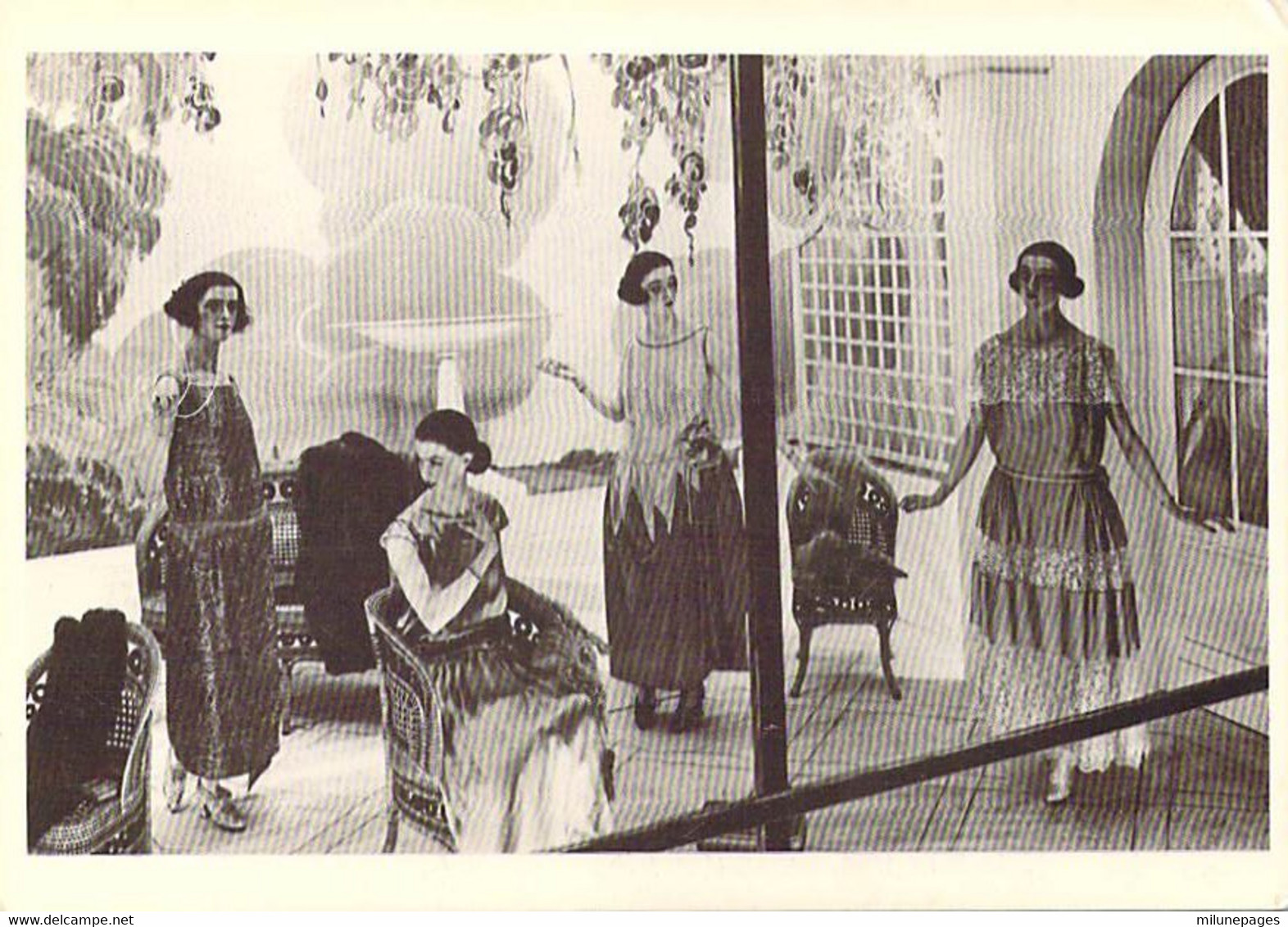 Une Vitrine De Mannequins Rayon Femme Des Magasins Du Printemps 1922 Extrait Du Livre Mannequins CPM - Mode